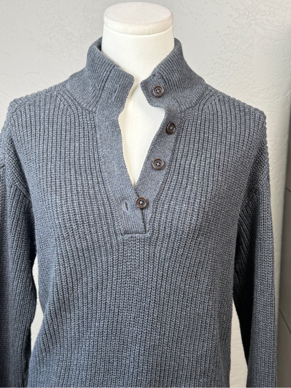 Pact Organic Cotton Ribbed Henley Mock Neck Sweater Gray Size M - Picture 3 of 8